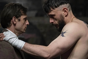 «Half man»: Το είδωλο στον σπασμένο καθρέφτη