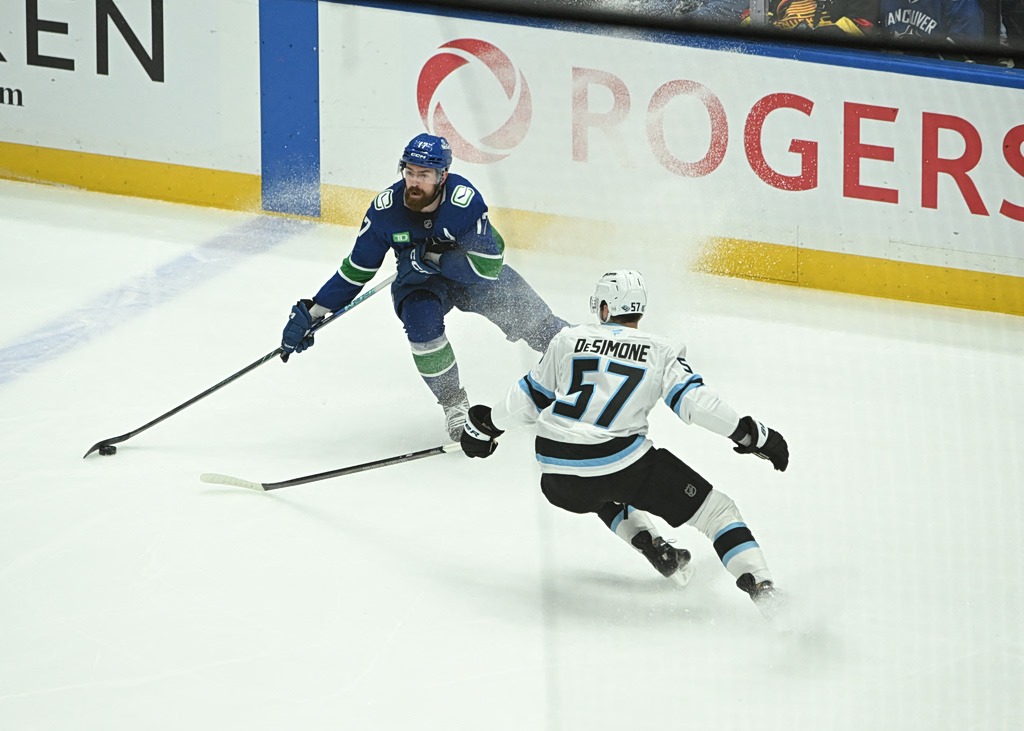 Απίστευτη στιγμή σε αγώνα χόκεϊ: Γεννήθηκε μωρό στις εξέδρες!