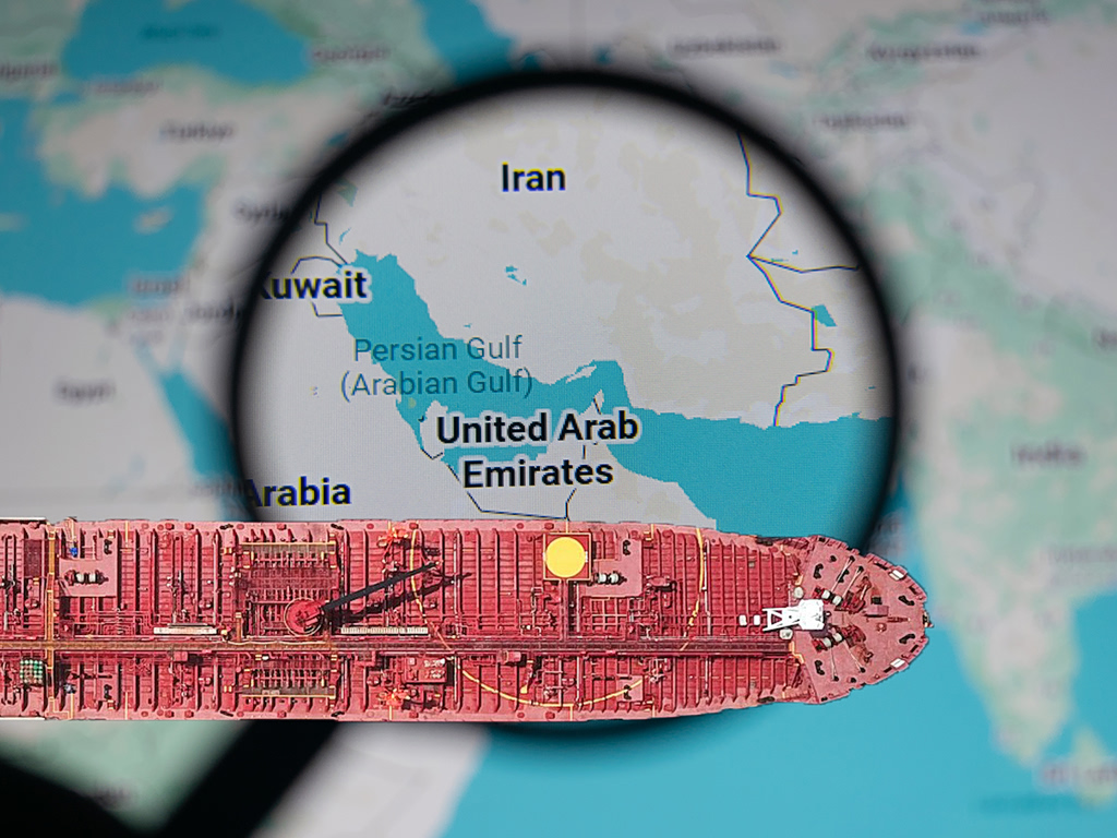 Πυρά των Φρουρών της Επανάστασης κατά containership ελληνικών συμφερόντων στον Περσικό Κόλπο