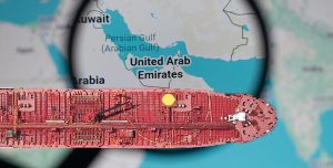 Κλιμάκωση στα Στενά του Ορμούζ: Πυρά σε δύο πλοία που προσπαθούσαν να τα διασχίσουν