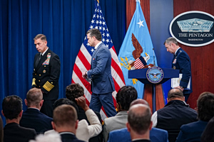 Ο Τραμπ συζητά με τη CENTCOM πιθανά σχέδια για νέες στρατιωτικές ενέργειες κατά του Ιράν