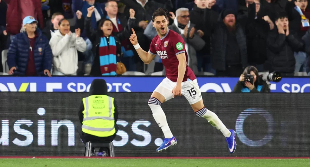 Premier League: Ανάσα για τη Γουεστ Χαμ, 4-0 τη Γουλβς με δις σκόρερ τον Μαυροπάνο