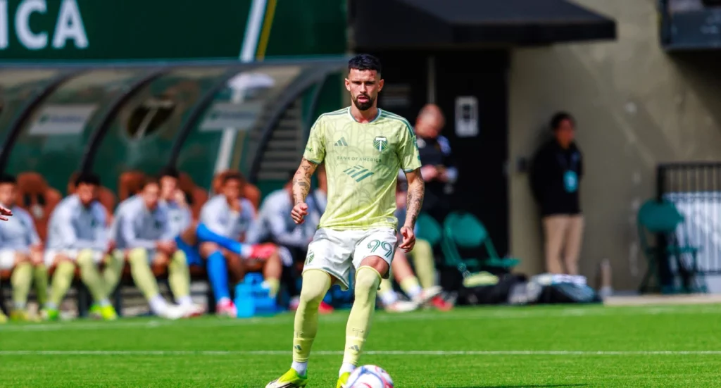 Show Βέλντε στο MLS: Γκολ και πανηγυρισμός… πάνω σε κορμό (video)