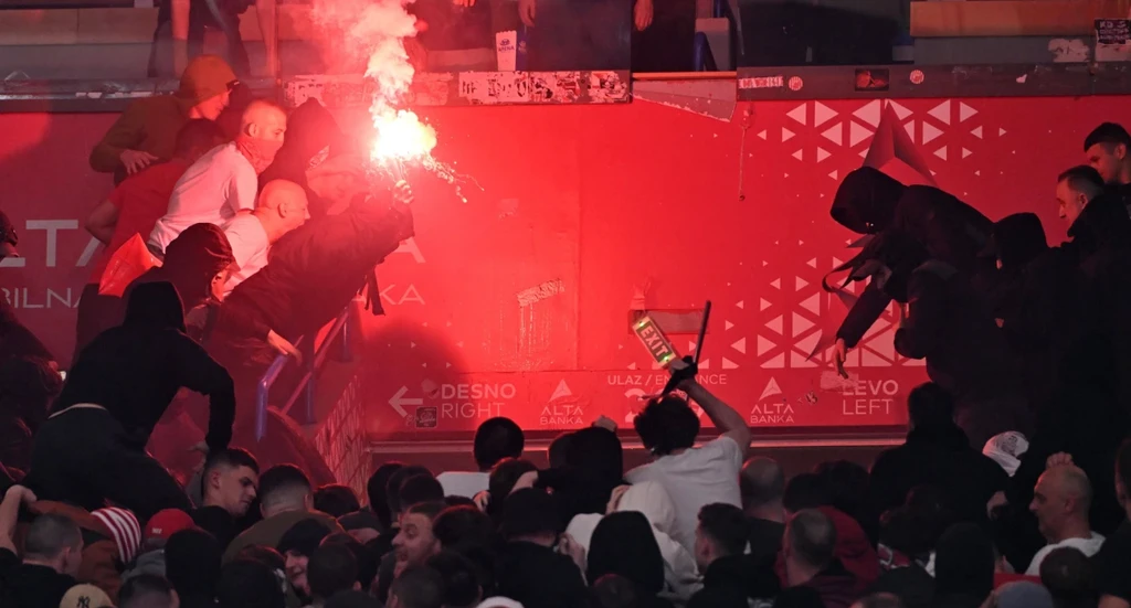 Ερυθρός Αστέρας – Παρτίζαν: Νέα πλάνα από τα επεισόδια πριν το τζάμπολ