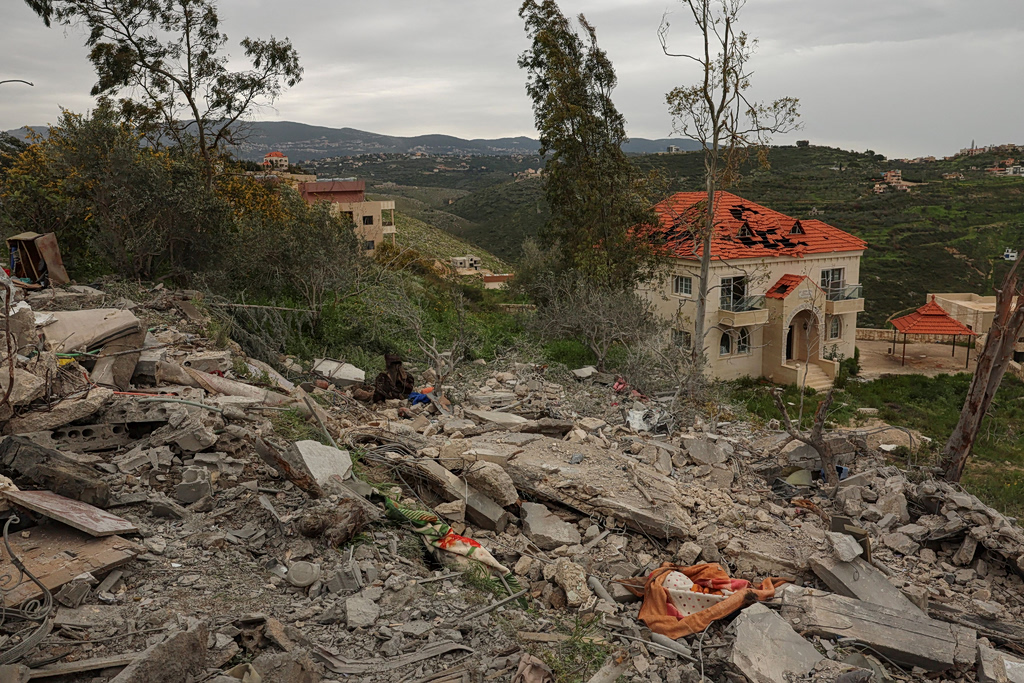 Τραμπ: Το Ιράν ζήτησε εκεχειρία, θα την εξετάσουμε όταν ανοίξουν τα Στενά του Ορμούζ – Μπαράζ πυραυλικών επιθέσεων κατά του Ισραήλ