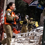 Πλήγματα σε πετροχημικά εργοστάσια σε Σ. Αραβία και Ιράν – Αναφορές για εκρήξεις στο νησί Χαργκ