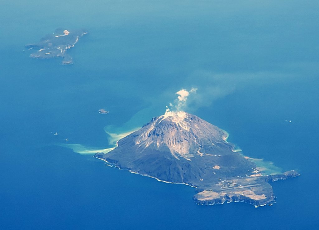 Το υπερηφαίστειο Κικάι στο οποίο σημειώθηκε η μεγαλύτερη ηφαιστειακή έκρηξη όλων των εποχών γεμίζει ξανά μάγμα