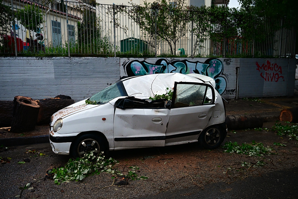Κακοκαιρία Erminio: Συνεχίζονται και σήμερα οι ισχυρές καταιγίδες και άνεμοι – Σε ύψιστη επιφυλακή 11 περιοχές