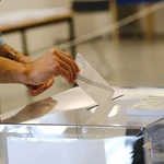 Δημοσκόπηση Metron Analysis για το MEGA: Πρώτη η ΝΔ – Ανοίγει την ψαλίδα με το ΠΑΣΟΚ για τη δεύτερη θέση η ΕΛ.Α.Σ.