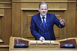 Παράλληλες ομιλίες Κώστα Αχ. Καραμανλή και Μητσοτάκη