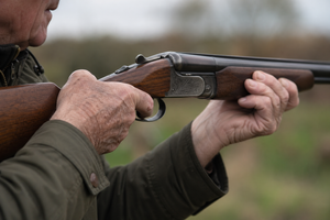 Χανιά: Ηλικιωμένος απείλησε 27χρονο με τουφέκι και διέφυγε – Τον αναζητά η αστυνομία