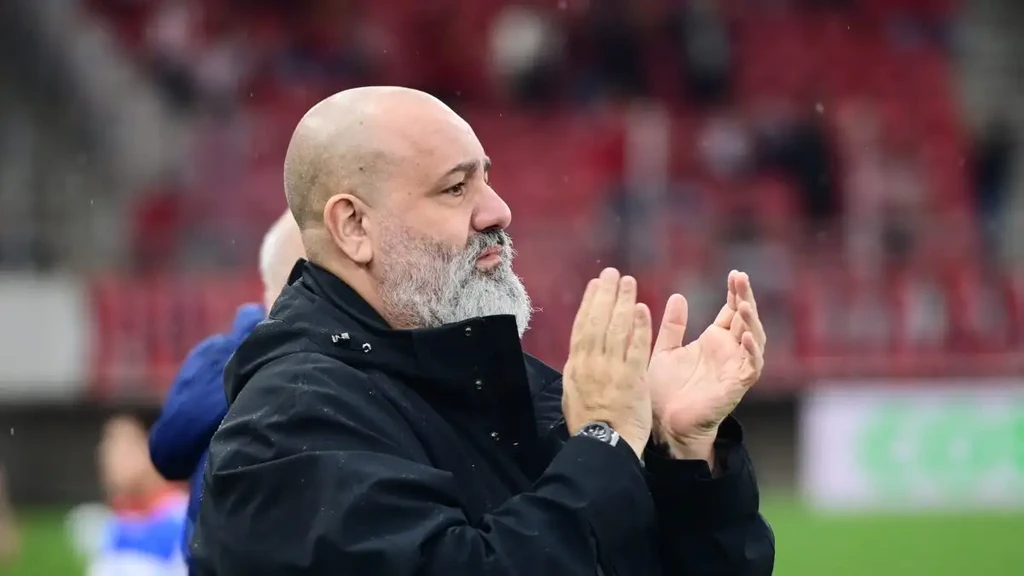 Οργή Καραπαπά για διαρροές διαιτητών: «Να παραιτηθεί η ΚΕΔ και όλη η ΕΠΟ»