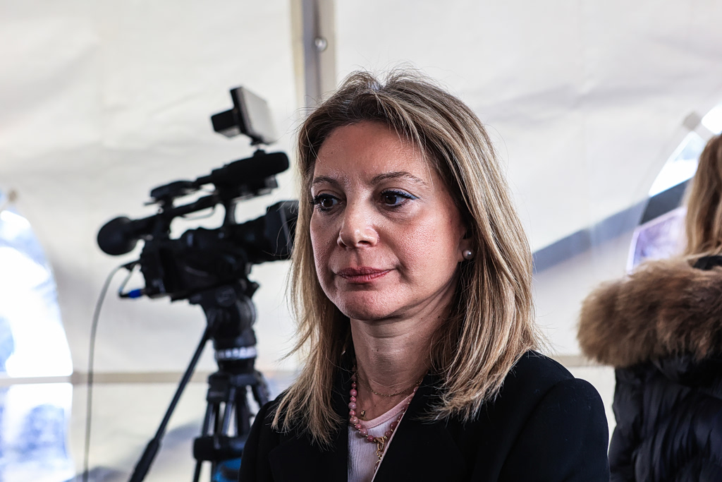 Τέμπη – Καρυστιανού για την επ΄αόριστον αναβολή της δίκης για τα βίντεο: Δόλιος ελιγμός, στερούμενος νομικού ερείσματος