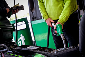 «Mεγάλα» βάρη για τους εκδρομείς του Πάσχα: Στα 2,07 ευρώ βενζίνη και diesel