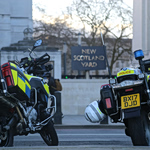 Συναγερμός στο Λονδίνο: Επίθεση άνδρα με μαχαίρι έξω από συναγωγή