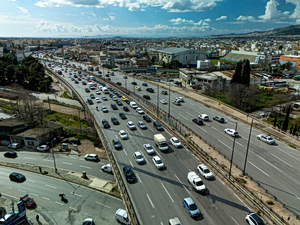 Κίνηση στους δρόμους: Στο «κόκκινο» ο Κηφισός – Πού αλλού εντοπίζονται καθυστερήσεις