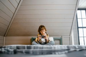 Πώς θα εφαρμοστεί ο «κόφτης» των social media