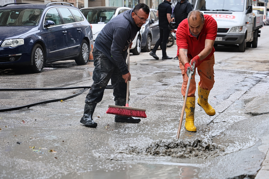 Κυψέλη: Λύθηκε το μυστήριο με το υλικό που πλημμύρισε τους δρόμους – Τι συνέβη