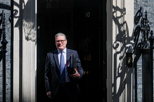 Σε πολιτικό κλοιό ο Κιρ Στάρμερ: Οι αποκαλύψεις για τον Πίτερ Μάντελσον φέρνουν κρίση