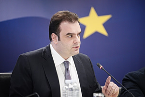 Πιερρακάκης: Πιθανή η επέκταση των μέτρων υπό τον φόβο επιβράδυνσης στην παγκόσμια οικονομία