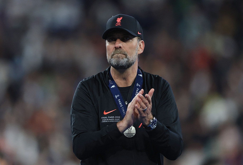 Σε διαφορετικό ρόλο ο Κλοπ, κατατάσσει τους πιο διάσημους σουπερ – ήρωες και δηλώνει φαν του Superman (vid)