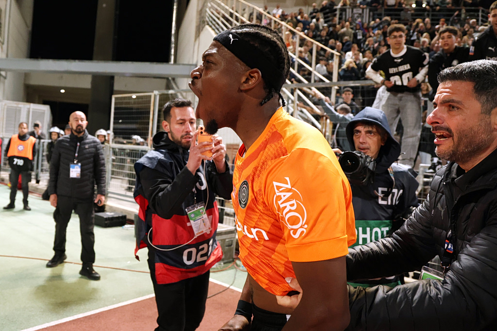 Κρήτη: Όλο το Ηράκλειο πανηγυρίζει την κατάκτηση του Κυπέλλου από τον ΟΦΗ (vid)