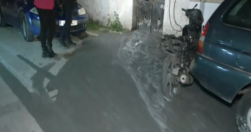 Κυψέλη: Αναβλύζει «υγρό τσιμέντο» στους δρόμους – Πού υπάρχουν κυκλοφοριακές ρυθμίσεις