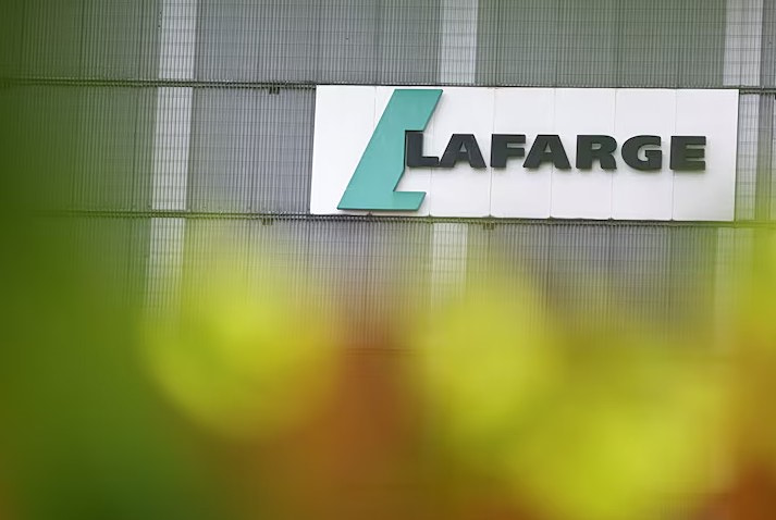 «Βόμβα» στη Γαλλία: Καταδίκη-σοκ για την Lafarge – Κρίθηκε ένοχη για χρηματοδότηση του ISIS στη Συρία