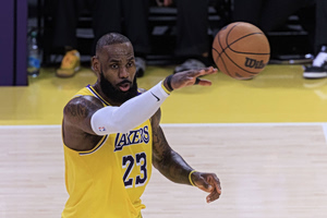 Ο ΛεΜπρόν «σκούπισε» ξανά για τους Λέικερς – Μεγάλες νίκες για Σπερς και Σέλτικς (vids)