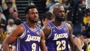 ΛεΜπρόν – Μπρόνι: Η πρώτη ασίστ γιου σε πατέρα στην ιστορία του ΝΒΑ (vid)