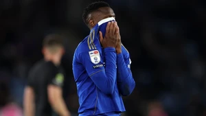 Αποδοκιμασίες οπαδών κατά των παικτών μετά τον μαθηματικό υποβιβασμό της Λέστερ (vid)