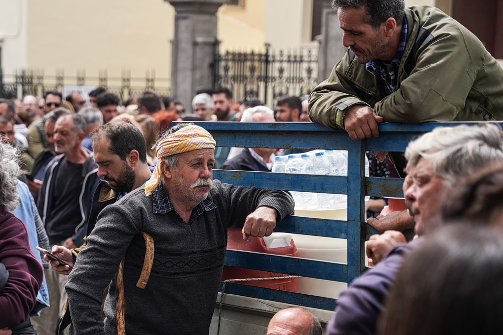 Μέτρα στήριξης των πληγέντων από τον αφθώδη πυρετό κτηνοτρόφων και τυροκόμων της Λέσβου