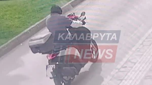 Πάτρα: Έκλεψε μηχανή για να «διαδώσει τον λόγο του Θεού» – Η βενζίνη τον έβγαλε μέχρι… τα Καλάβρυτα