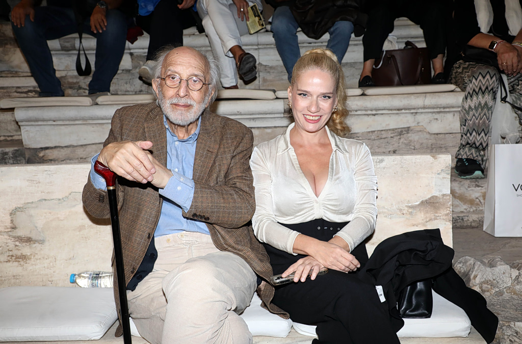 Αλέξανδρος Λυκουρέζος: «Σημαντικό να λειτουργεί η φαντασία πέρα από το ερωτικό κομμάτι»