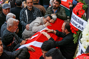 Τουρκία: «Πήρε τα όπλα μου από το σπίτι» λέει ο πατέρας που πρόσφατα τον πήγε στο σκοπευτήριο της Αστυνομίας