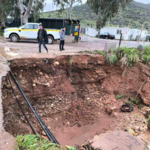 Απίστευτες εικόνες από το πέρασμα της κακοκαιρίας Erminio στην Αττική –  Άνοιξε η γη στην Μαραθώνος