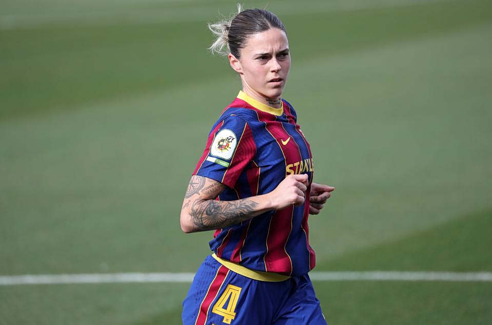 Αδιανόητο γκολ από κόρνερ της Λεόν – Τρομερή στιγμή στην εξάρα της Μπαρτσελόνα (vid)