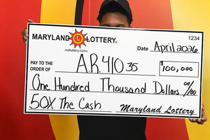 ΗΠΑ: Υπερτυχερός άνδρας έπαιξε ξυστό μετά την υπερωρία του και κέρδισε 100.000 δολάρια