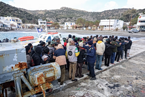 Δημογραφικό αδιέξοδο: Μπορεί η μετανάστευση να σώσει την Ελλάδα;