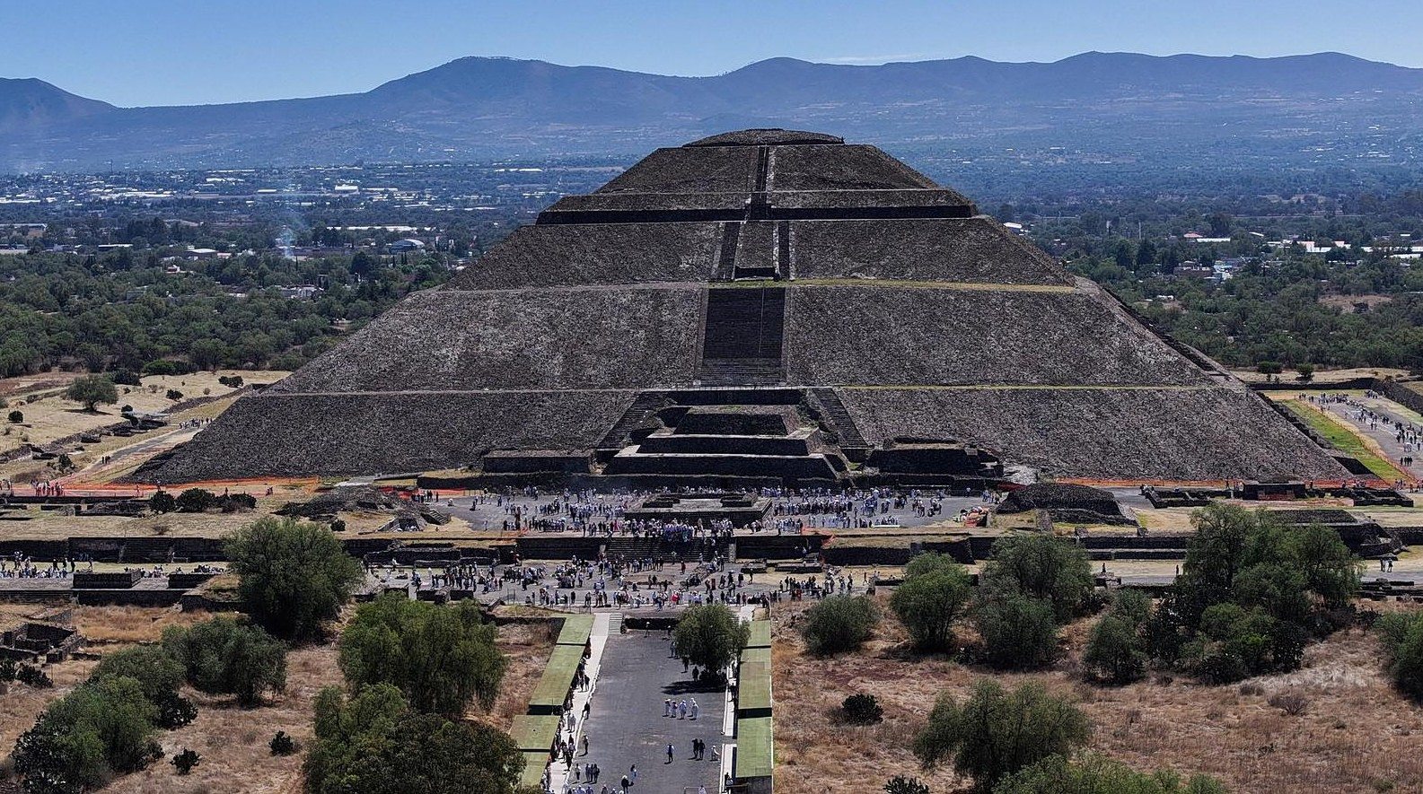 &Pi;&upsilon;&rho;&omicron;&beta;&omicron;&lambda;&iota;&sigma;&mu;&omicron;ί &sigma;&tau;&iota;&sigmaf; &pi;&upsilon;&rho;&alpha;&mu;ί&delta;&epsilon;&sigmaf; &Tau;&epsilon;&omicron;&tau;&iota;&omicron;&upsilon;&alpha;&kappa;ά&nu; &sigma;&tau;&omicron; &Mu;&epsilon;&xi;&iota;&kappa;ό: &Nu;&epsilon;&kappa;&rho;ή &mu;ί&alpha; &tau;&omicron;&upsilon;&rho;ί&sigma;&tau;&rho;&iota;&alpha;