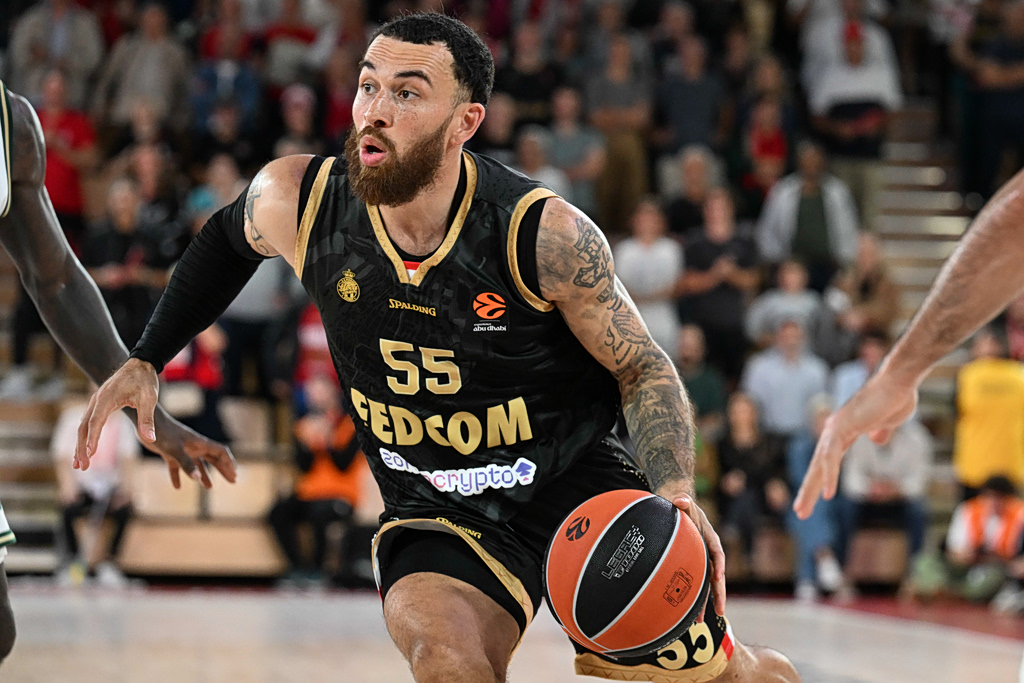 Μάικ Τζέιμς κατά Ζαλγκίρις: «Συγγνώμη, αλλά είναι μικρή ομάδα»