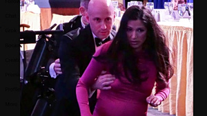 Χαμός με σύμβουλο του Τραμπ: Τον κατηγορούν ότι χρησιμοποίησε ως «ασπίδα» την έγκυο γυναίκα του στην επίθεση