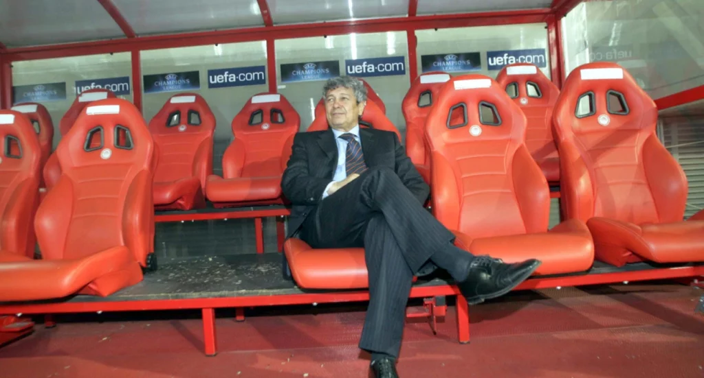 «Θα σε αγαπάμε για πάντα»: Συγκλονιστικές στιγμές στο λαϊκό προσκύνημα του Μιρτσέα Λουτσέσκου (vid)