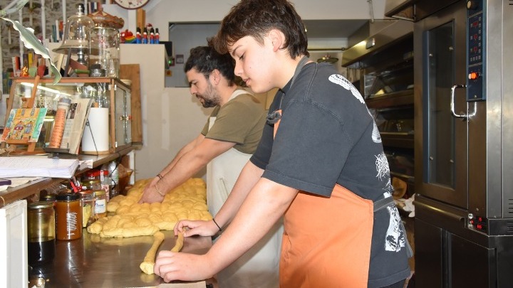 Μυτιλήνη: Ένα ιστορικό τσουρέκι… έργο τέχνης