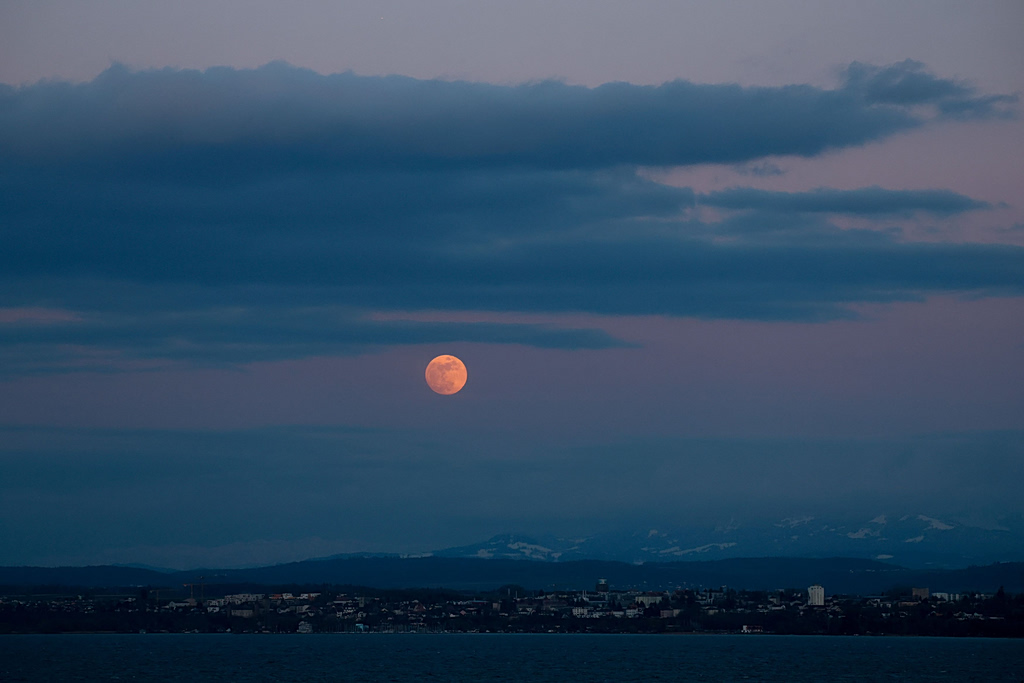 Μαΐος 2026: Το «Φεγγάρι των Λουλουδιών» και το σπάνιο Blue Moon φωτίζουν διπλά τον ουρανό