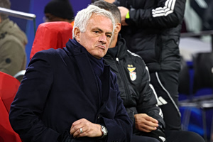 Οπαδός της Ρόμα έκανε πρόταση γάμου μπροστά στον… Ζοσέ Μουρίνιο