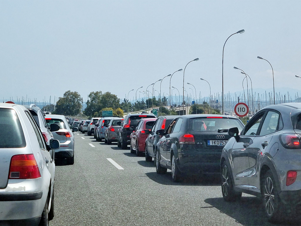 Συνεχίζεται η επιστροφή των εκδρομέων του Πάσχα: Μποτιλιάρισμα στον Κηφισό, αυξημένη κίνηση στην Αθηνών – Κορίνθου