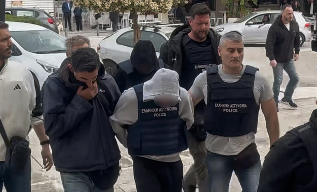 Θάνατος 19χρονης στην Κεφαλονιά: «Μπαλάκι» οι ευθύνες στις απολογίες των τριών κατηγορουμένων – Τα 77 δραματικά λεπτά