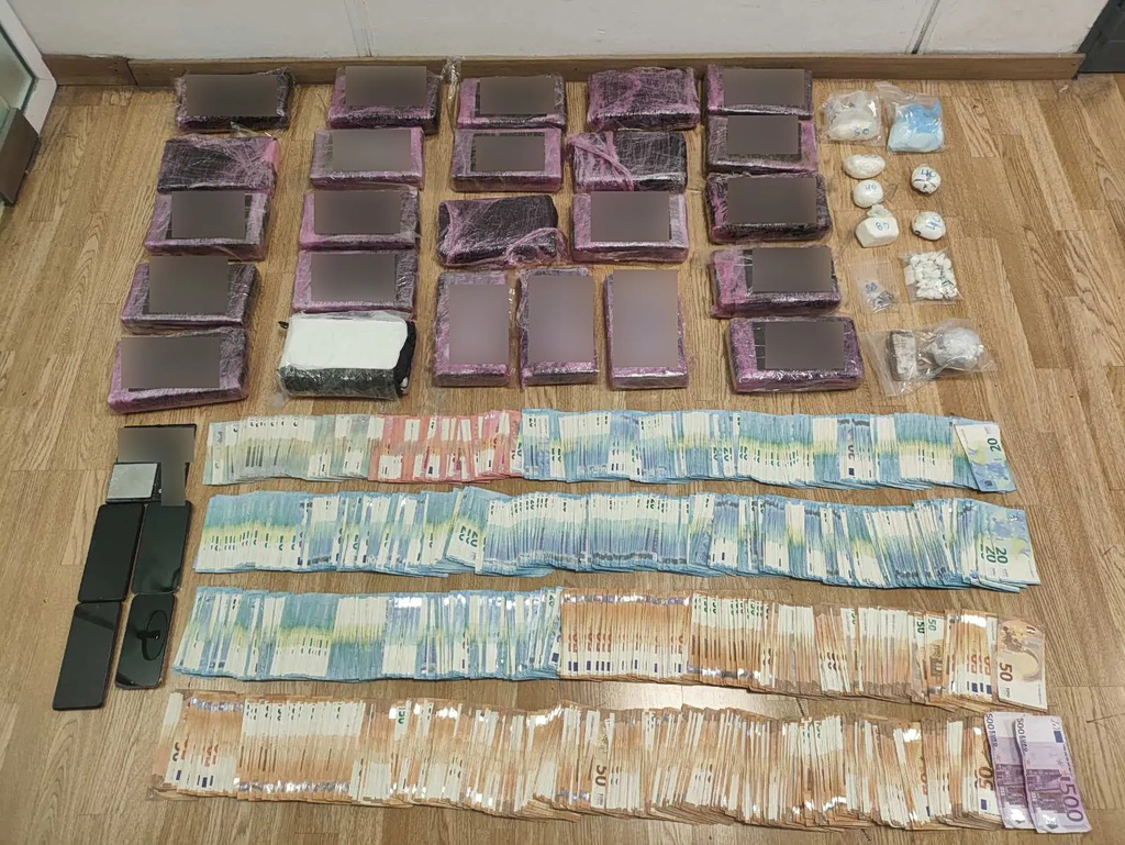 Συλλήψεις στον Πειραιά για διακίνηση ναρκωτικών – Κατασχέθηκαν πάνω από 27 κιλά κοκαΐνης