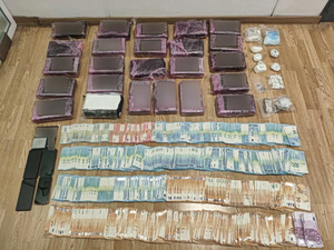 Συλλήψεις στον Πειραιά για διακίνηση ναρκωτικών – Κατασχέθηκαν πάνω από 27 κιλά κοκαΐνης